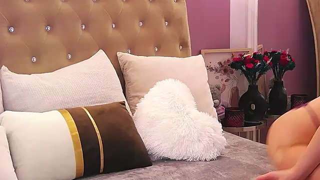 Snapshot of BrianaKennedi chatting on February 25, 2025, 12:24 pm BrianaKennedi online show from February 25, 2025, 12:24 pm