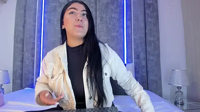 Snapshot of PaulinaDuarte chatting on December 26, 2024, 2:05 pm PaulinaDuarte online show from December 26, 2024, 2:05 pm