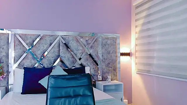 Snapshot of PaulinaDuarte chatting on October 18, 2025, 1:12 pm PaulinaDuarte online show from October 18, 2025, 1:12 pm
