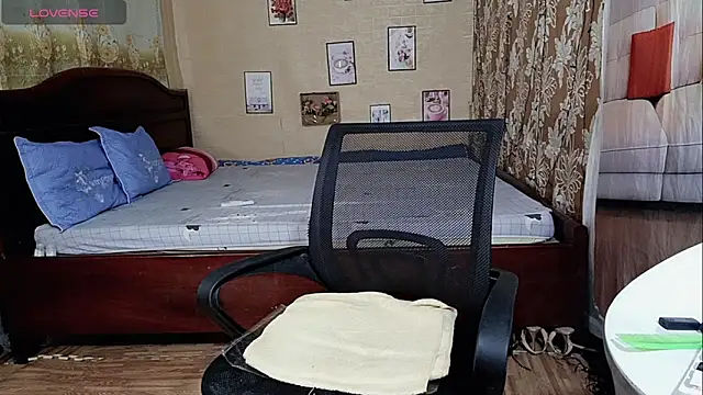 Snapshot of Lanian_99 chatting on October 22, 2025, 10:59 am Lanian 99 online show from October 22, 2025, 10:59 am