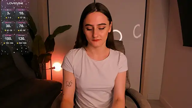 Snapshot of helen_ramsay chatting on December 19, 2024, 12:02 am helen ramsay online show from December 19, 2024, 12:02 am