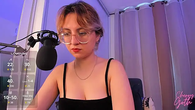 Snapshot of CherryGoth chatting on October 22, 2025, 1:11 pm CherryGoth online show from October 22, 2025, 1:11 pm