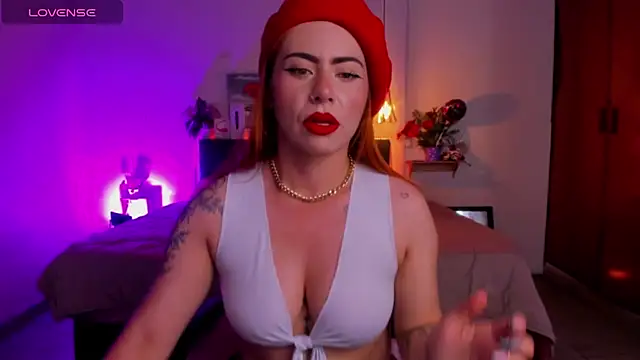 Snapshot of Dulce_charlottee chatting on February 27, 2025, 3:48 pm Dulce charlottee online show from February 27, 2025, 3:48 pm