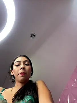 Snapshot of Ema_azel chatting on February 12, 2025, 7:45 pm Ema azel online show from February 12, 2025, 7:45 pm