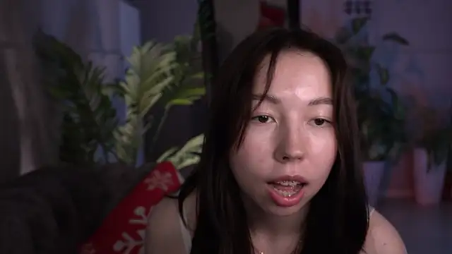 Snapshot of Sarah_Son chatting on January 19, 2025, 9:33 am Sarah Son online show from January 19, 2025, 9:33 am