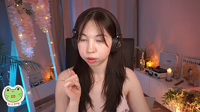 Snapshot of Sarah_Son chatting on March 9, 2025, 5:22 am Sarah Son online show from March 9, 2025, 5:22 am