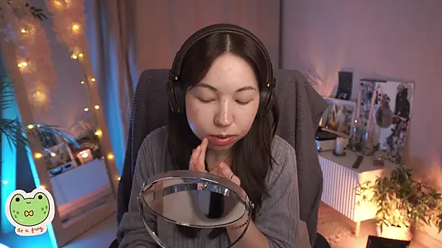 Snapshot of Sarah_Son chatting on March 14, 2025, 8:42 am Sarah Son online show from March 14, 2025, 8:42 am