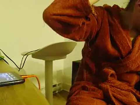 Snapshot of L0cKyseven77 chatting on January 30, 2025, 4:37 am L0cKyseven77 online show from January 30, 2025, 4:37 am