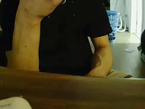 Snapshot of L0cKyseven77 chatting on March 21, 2025, 9:23 am L0cKyseven77 online show from March 21, 2025, 9:23 am