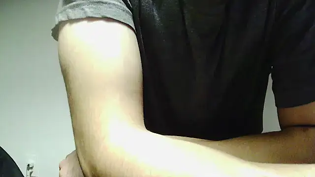 Snapshot of L0cKyseven77 chatting on September 30, 2025, 12:37 am L0cKyseven77 online show from September 30, 2025, 12:37 am