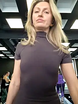 Snapshot of Miss____Mia_ chatting on February 26, 2025, 12:03 pm Miss    Mia  online show from February 26, 2025, 12:03 pm