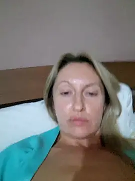 Snapshot of Miss____Mia_ chatting on September 24, 2025, 4:10 pm Miss    Mia  online show from September 24, 2025, 4:10 pm