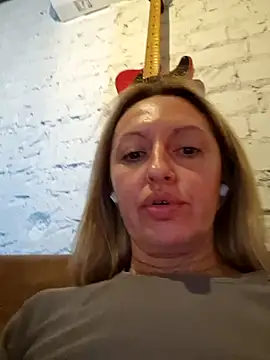 Snapshot of Miss____Mia_ chatting on September 28, 2025, 8:52 am Miss    Mia  online show from September 28, 2025, 8:52 am