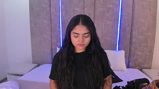 Snapshot of GiselOrtiz chatting on February 17, 2025, 12:05 pm GiselOrtiz online show from February 17, 2025, 12:05 pm