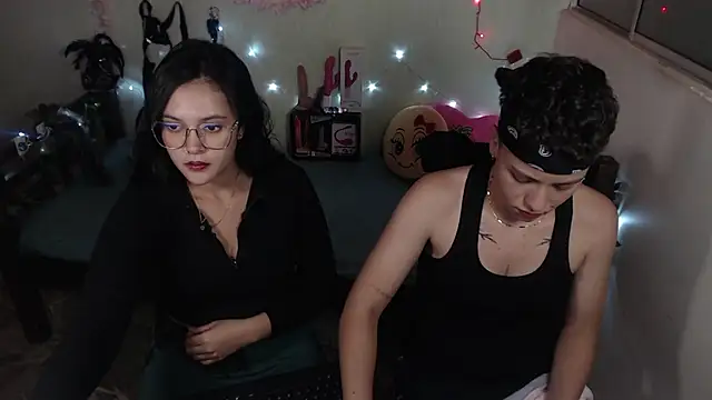 Snapshot of Antonella_Cruz02 chatting on February 19, 2025, 2:12 am Antonella Cruz02 online show from February 19, 2025, 2:12 am