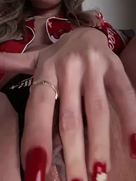 Snapshot of SonyaD_ chatting on December 16, 2024, 5:38 am SonyaD online show from December 16, 2024, 5:38 am