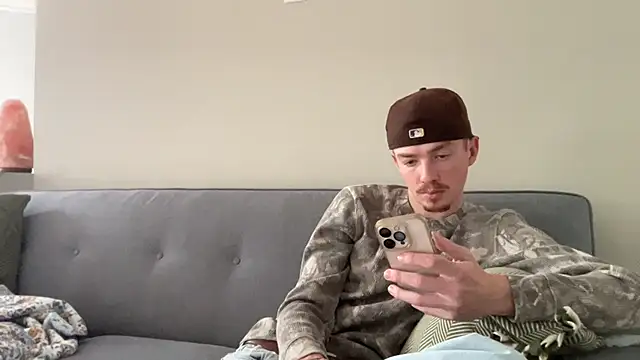 Snapshot of younghungginger chatting on November 13, 2025, 9:03 pm younghungginger online show from November 13, 2025, 9:03 pm