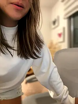 Zarah Blare online show from September 19, 2025, 3:52 am