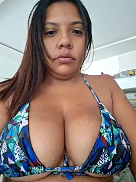Snapshot of CanelitaPasion chatting on February 4, 2025, 9:20 pm CanelitaPasion online show from February 4, 2025, 9:20 pm