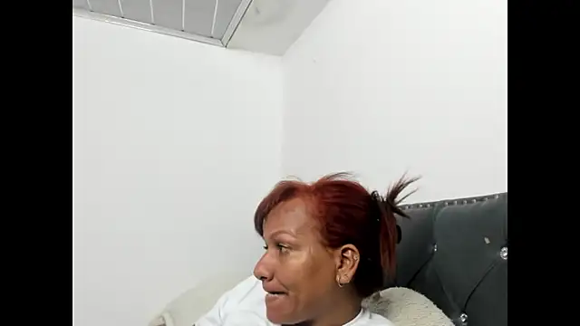 Snapshot of Laflaka22 chatting on March 17, 2025, 1:03 am Laflaka22 online show from March 17, 2025, 1:03 am