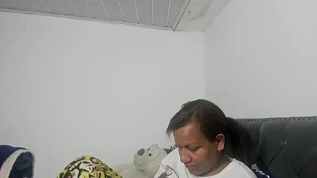 Snapshot of Laflaka22 chatting on September 17, 2025, 11:06 pm Laflaka22 online show from September 17, 2025, 11:06 pm