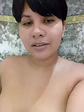 Snapshot of Yara0k chatting on January 13, 2025, 10:35 pm Yara0k online show from January 13, 2025, 10:35 pm