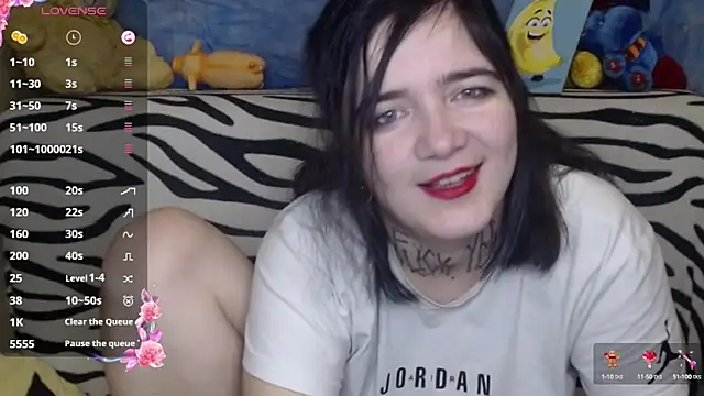 Snapshot of Yours_good_mood chatting on December 14, 2024, 4:01 am Yours good mood online show from December 14, 2024, 4:01 am