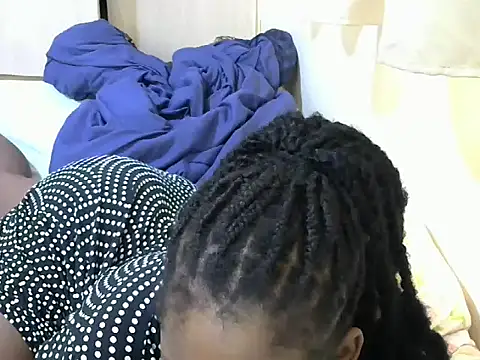 Snapshot of queen-sasha chatting on March 20, 2025, 7:03 am queen-sasha online show from March 20, 2025, 7:03 am