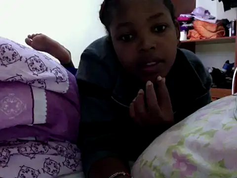 Snapshot of queen-sasha chatting on October 7, 2025, 7:38 am queen-sasha online show from October 7, 2025, 7:38 am