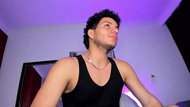 Snapshot of Curlblue chatting on March 8, 2025, 6:43 am Curlblue online show from March 8, 2025, 6:43 am