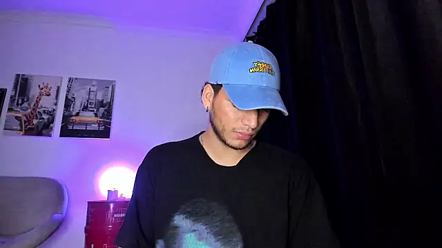 Snapshot of Curlblue chatting on March 14, 2025, 11:23 am Curlblue online show from March 14, 2025, 11:23 am