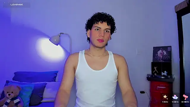 Snapshot of Curlblue chatting on October 15, 2025, 5:29 am Curlblue online show from October 15, 2025, 5:29 am