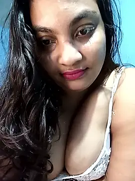 Snapshot of HottyOlly chatting on October 4, 2025, 5:44 pm HottyOlly online show from October 4, 2025, 5:44 pm