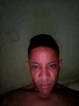 Snapshot of andresperezf chatting on October 20, 2025, 2:01 am andresperezf online show from October 20, 2025, 2:01 am