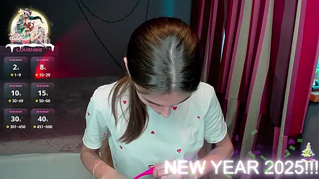 Snapshot of EmmyGreans chatting on January 2, 2025, 12:24 pm EmmyGreans online show from January 2, 2025, 12:24 pm