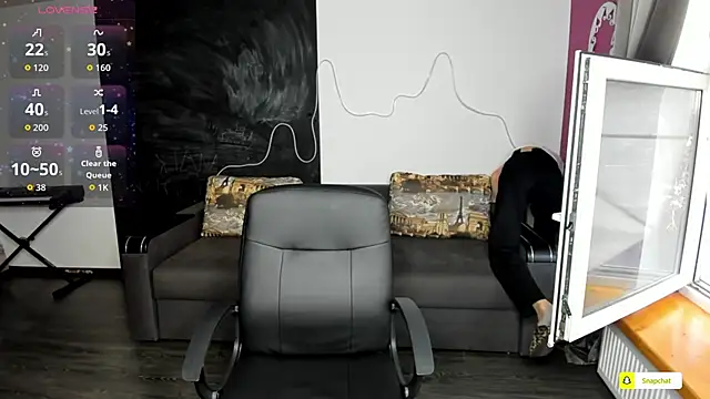 Snapshot of EmmyGreans chatting on September 22, 2025, 12:18 pm EmmyGreans online show from September 22, 2025, 12:18 pm