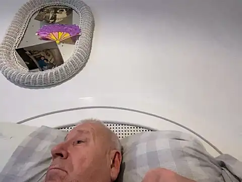 Snapshot of Bossinmidd12 chatting on December 22, 2024, 9:31 pm Bossinmidd12 online show from December 22, 2024, 9:31 pm