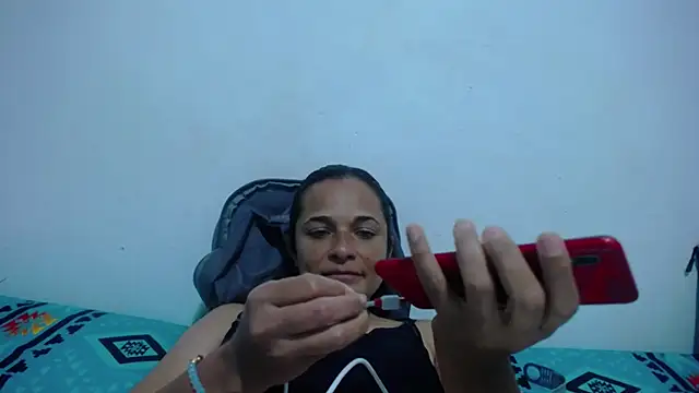 Snapshot of GiveLove1 chatting on January 5, 2025, 1:45 am GiveLove1 online show from January 5, 2025, 1:45 am