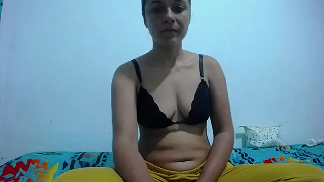 Snapshot of GiveLove1 chatting on January 5, 2025, 12:53 pm GiveLove1 online show from January 5, 2025, 12:53 pm