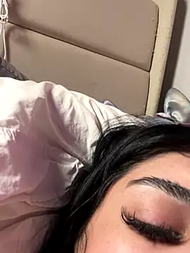 Snapshot of ThickerThanYoBitch chatting on October 13, 2025, 4:51 pm ThickerThanYoBitch online show from October 13, 2025, 4:51 pm