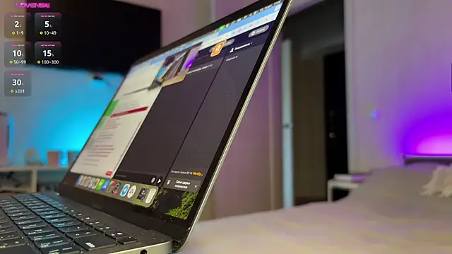 Snapshot of nikitos4you chatting on December 14, 2024, 8:23 am nikitos4you online show from December 14, 2024, 8:23 am