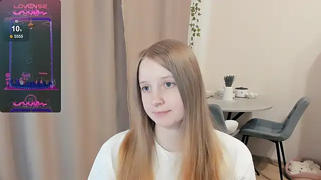 Snapshot of Alyaley chatting on October 7, 2025, 10:12 am Alyaley online show from October 7, 2025, 10:12 am