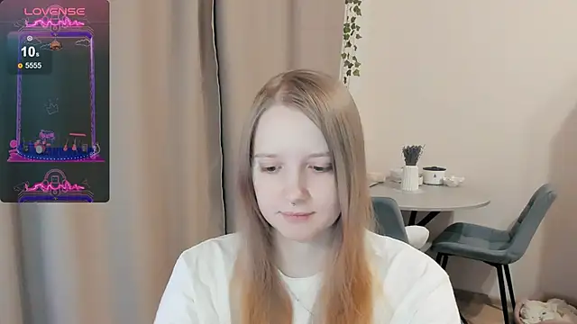 Snapshot of Alyaley chatting on October 7, 2025, 10:18 pm Alyaley online show from October 7, 2025, 10:18 pm