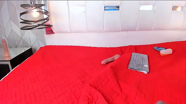 Snapshot of RileyThompson1 chatting on February 2, 2025, 9:40 am RileyThompson1 online show from February 2, 2025, 9:40 am