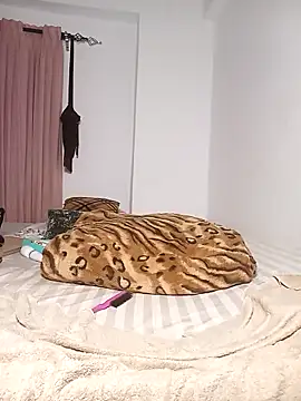 Snapshot of Bella045 chatting on February 12, 2025, 10:26 pm Bella045 online show from February 12, 2025, 10:26 pm