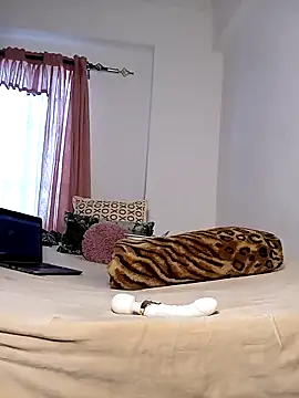 Snapshot of Bella045 chatting on March 12, 2025, 7:57 am Bella045 online show from March 12, 2025, 7:57 am