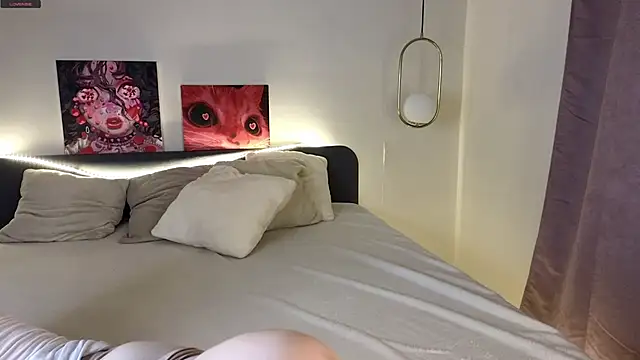EstherMitchel online show from October 24, 2025, 1:24 am