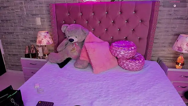 Snapshot of IsabellaBromsS chatting on February 27, 2025, 8:53 pm IsabellaBromsS online show from February 27, 2025, 8:53 pm