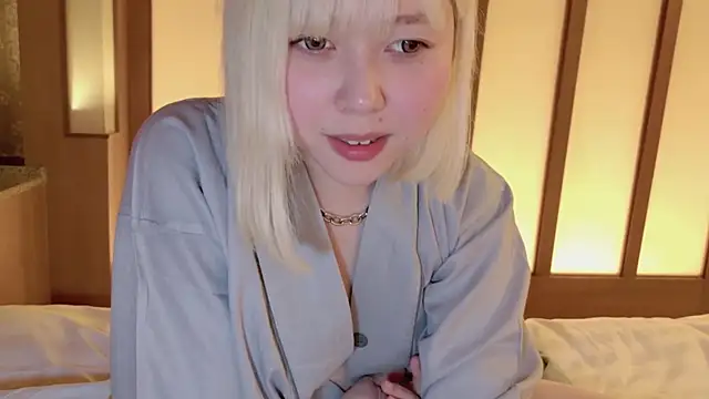 Snapshot of NANAchan_R chatting on February 11, 2025, 5:29 pm NANAchan R online show from February 11, 2025, 5:29 pm