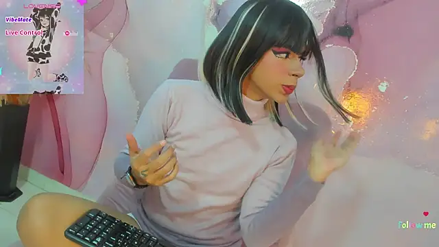 Snapshot of Tiff_Valentine chatting on January 18, 2025, 8:09 pm Tiff Valentine online show from January 18, 2025, 8:09 pm